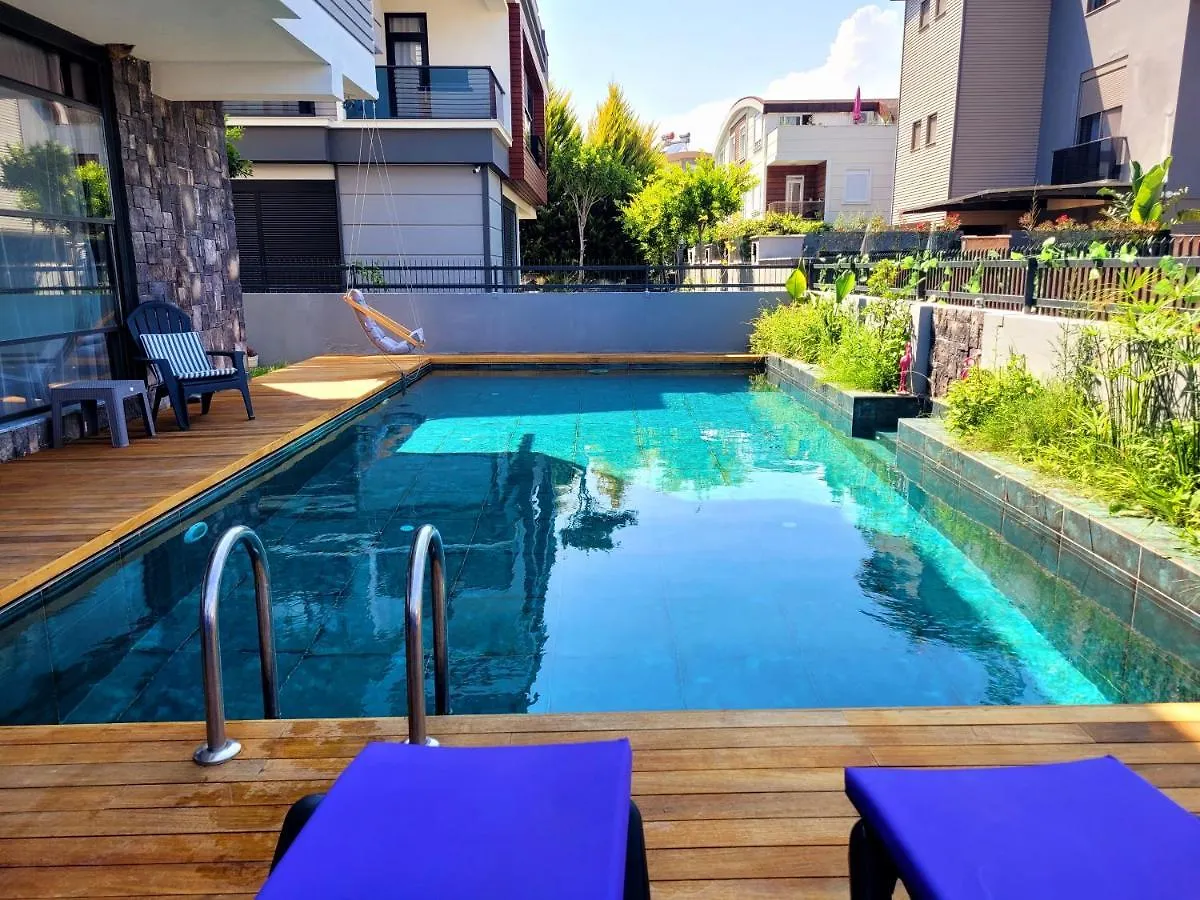 Oldskool Villas Close To Lara Beach Antalya
